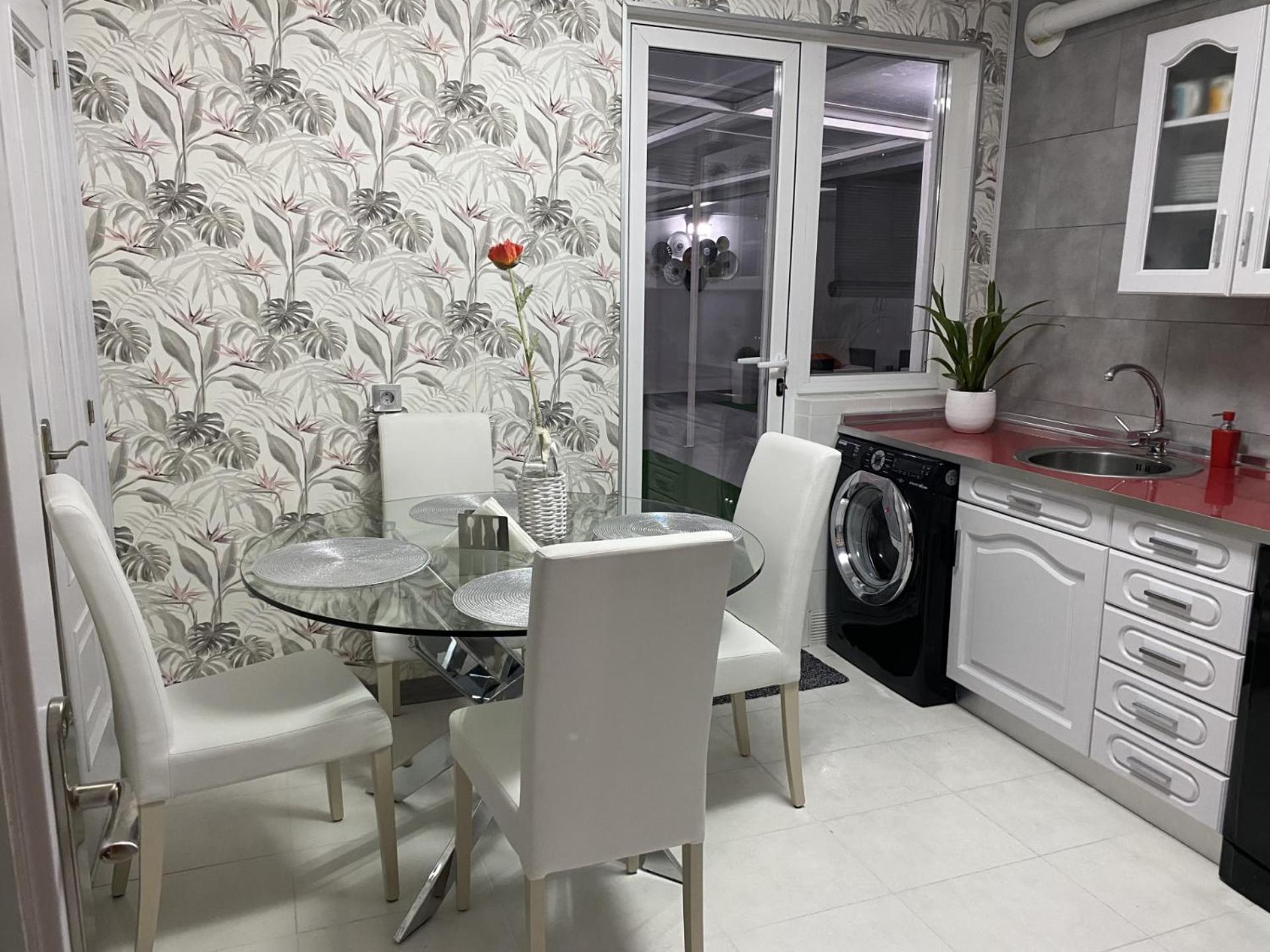 Army Deluxe Apartment Асторга Екстериор снимка